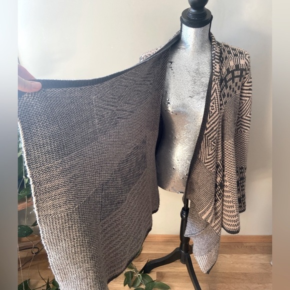 ⭐️2 FOR $20⭐️ Knox rose cardigan knit sweater size medium - Picture 4 of 7